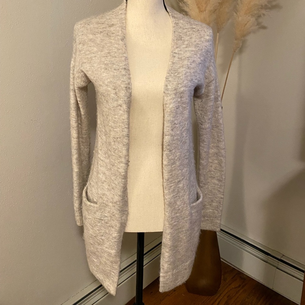 Wilfred free (Aritzia) oatmeal cardigan